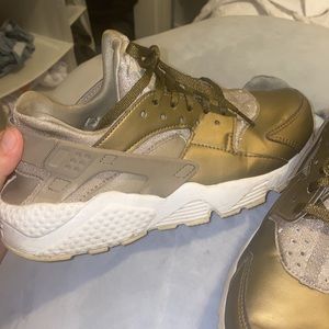 Nike Air Huarache Bronzine Sail Black Size W7